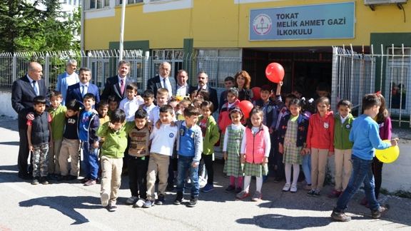 Melik Ahmet Gazi İlkokulu Dil Sınıfı Valimiz Sayın Cevdet CAN Tarafından Açıldı