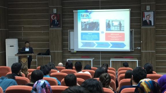 GOP Üniversitesi Öğrencilerine Fatih Projesi ve EBA Tanıtımı Yapıldı.