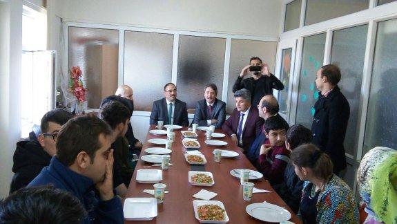 Yavuz Selim Özel Eğitim´de  mezun öğrenciler buluşması AYRILSAK DA BERABERİZ