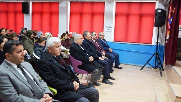 Melik Ahmet Gazi İlkokulunda Müzik Dinletisi ve Skeç Gösterisi Programı Düzenlendi